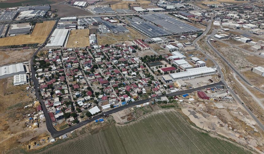 Büyükşehir, Dulkadiroğlu Gençosman’da Asfalt Mesaisini Sürdürüyor