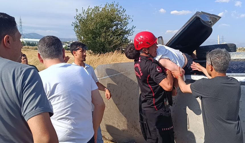 Kahramanmaraş'ta takla atan araçta 2 yaralı var