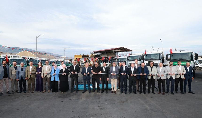 Onikişubat Belediyesi’nin 200 Milyon TL’lik yatırımla 30 yeni hizmet aracı göreve başladı