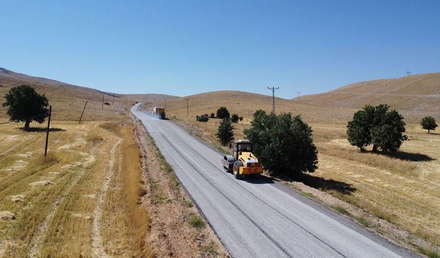 Kahramanmaraş'ta 29 km'lik grup yolu yenileniyor, 10 mahalle daha konforlu ulaşım sağlayacak