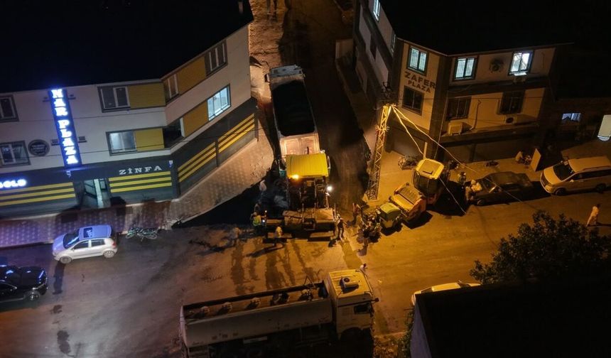 Büyükşehir’den Dulkadiroğlu Yahya Kemal’de Gece Asfalt Mesaisi