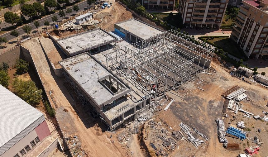 Kahramanmaraş'ta dev gençlik merkezi yükseliyor