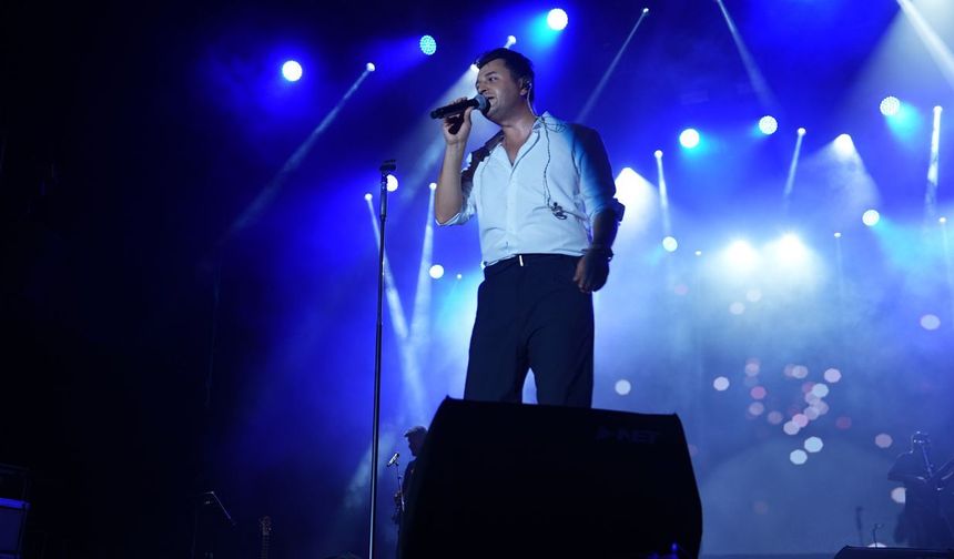 Mehmet Kalalı ve Bir Başka Orkestra sahnede