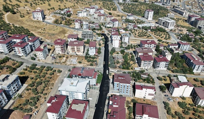 Büyükşehir, Dulkadiroğlu Ballıca Mahallesi’nde Asfalt Mesaisini Sürdürüyor