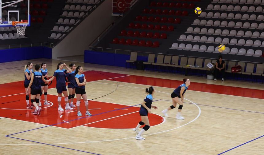 Büyükşehir Belediyespor Kadın Voleybol Takımı, 2. Lig Maratonuna Hazırlanıyor