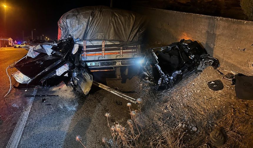 Kahramanmaraş'ta gece yarısı tır kazası: 1 ölü, 1 yaralı