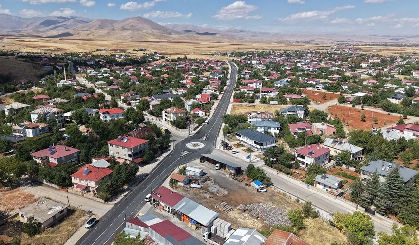 Büyükşehir, Afşin’de 3 Mahallenin Ulaşımını İyileştiren Yol Yatırımını Tamamladı