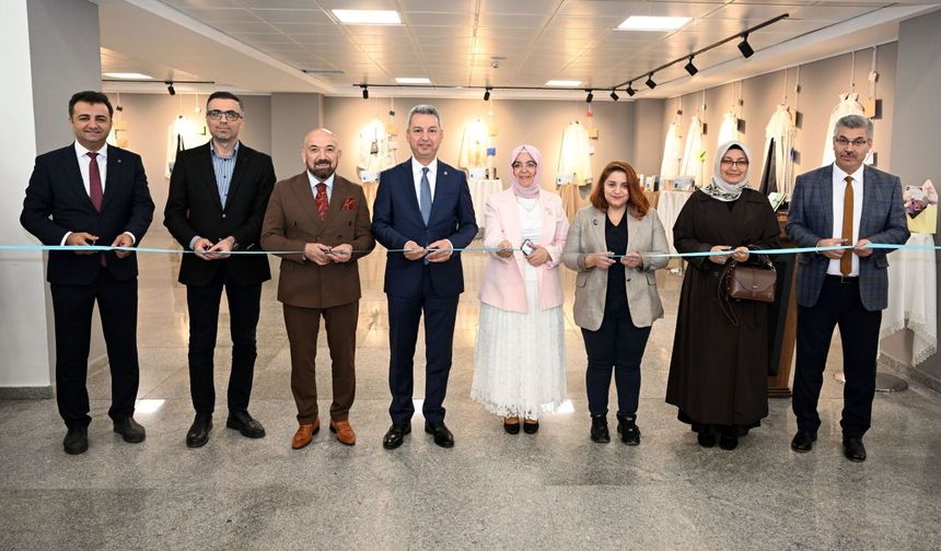 KSÜ’de “Zarfı Açılmamış Mektuplarda Annemin Duası” Sergisi Açıldı