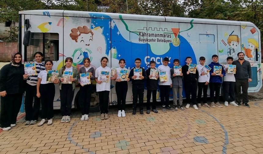 UNESCO Edebiyat Şehri’nde Kitap Sevgisi Mobil Kütüphaneyle Büyüyor