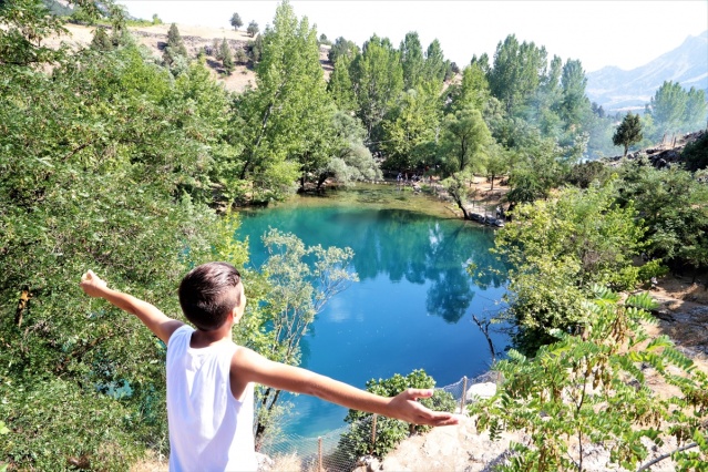 Kahramanmaraş'ın "gizemli gölü" sıcaktan bunalanları serinletiyor