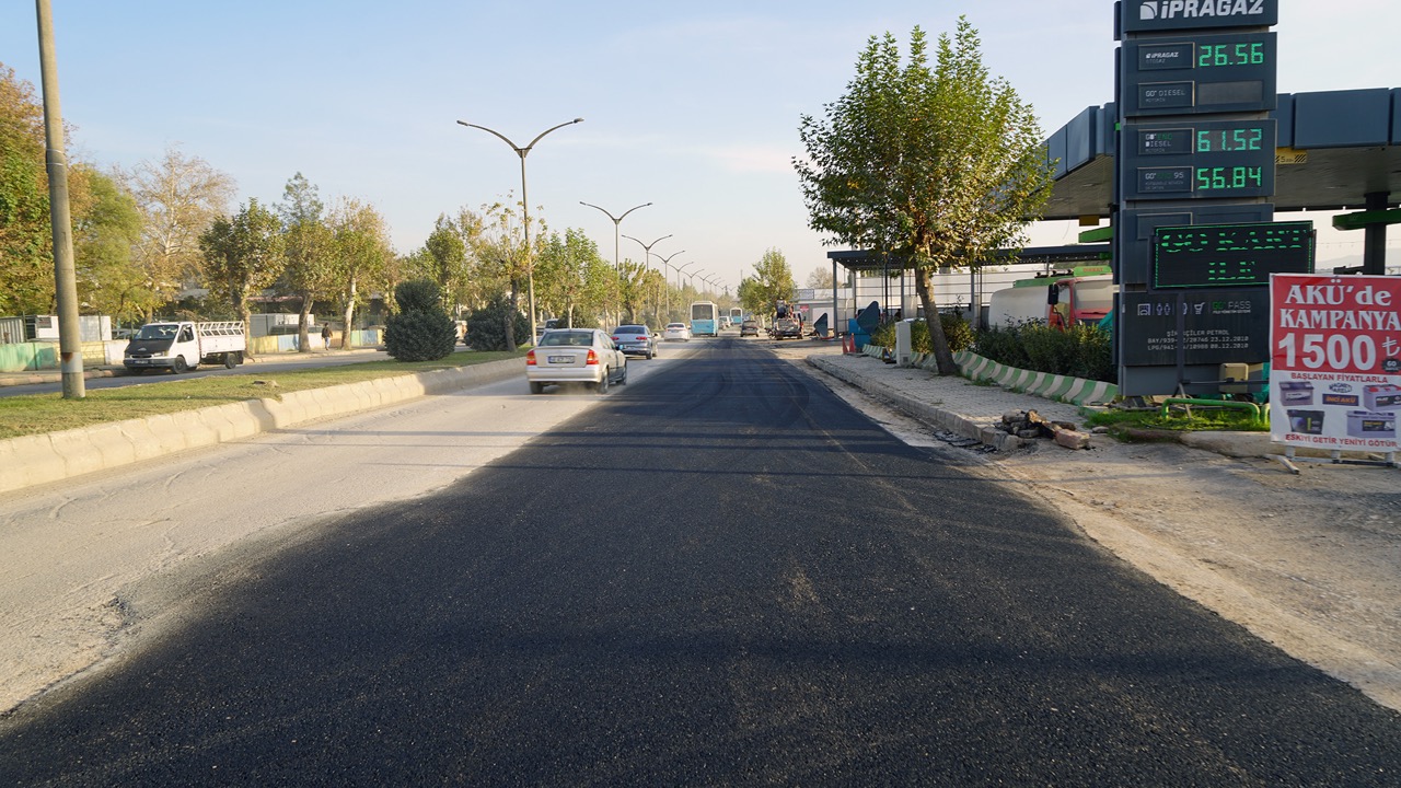 Asfalt Onarım Ekibi, Çalışmalarına Yeni Bir Nokta Daha Ekledi