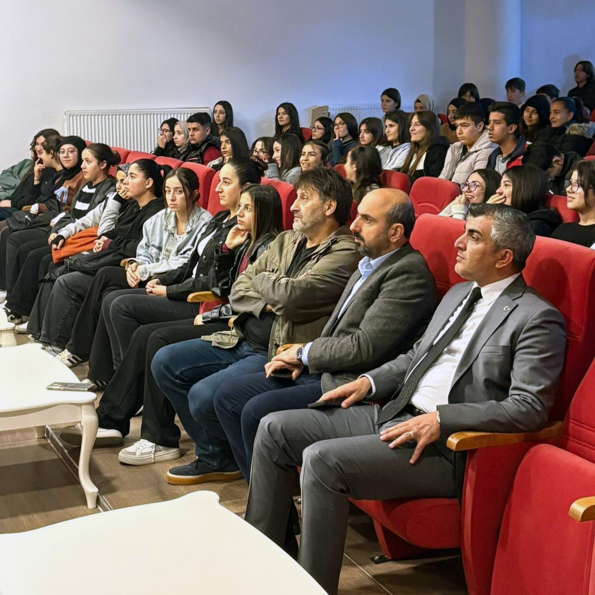 Büyükşehir’den Andırın ve Pazarcık’ta Çocuklar İçin Özel Gösteri