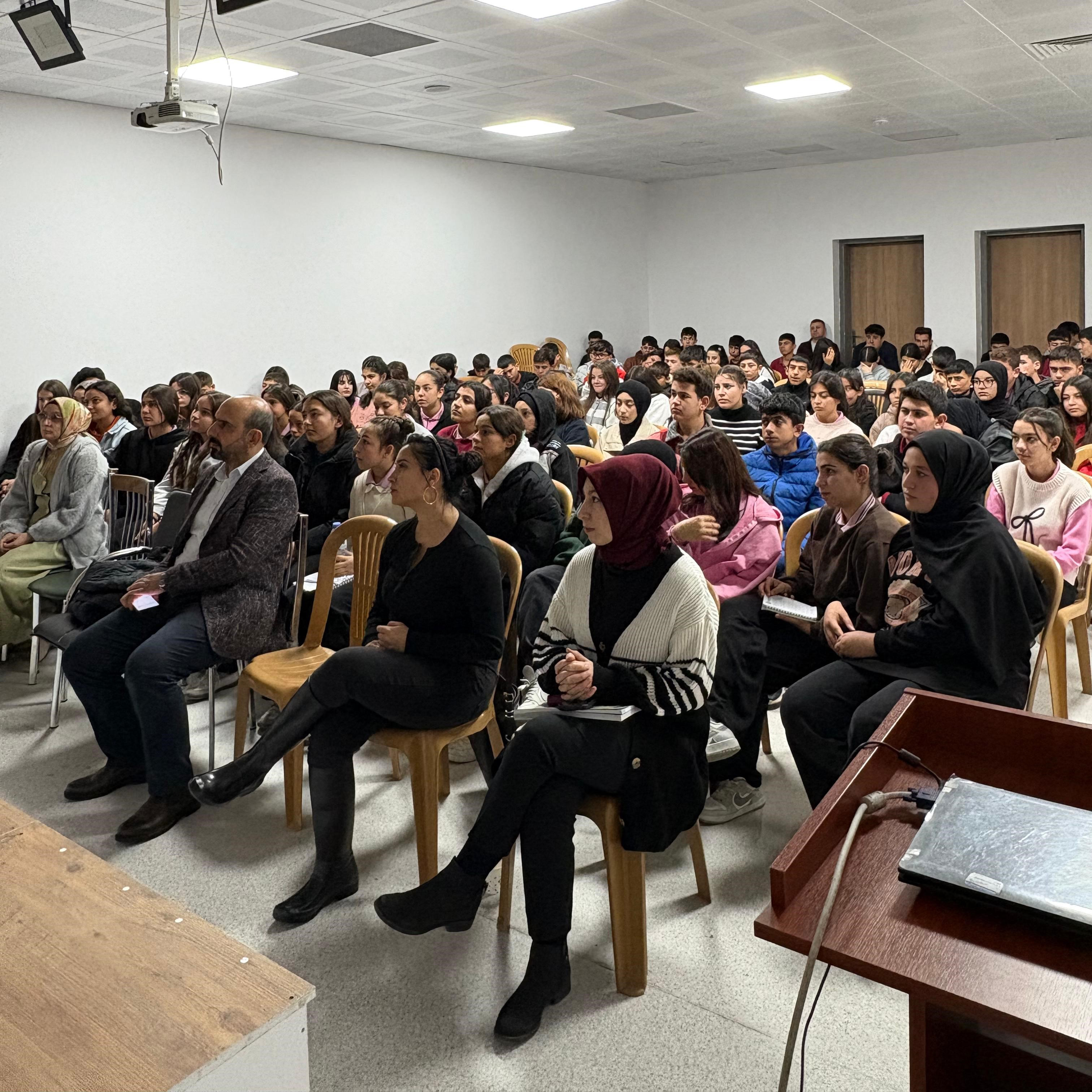 Büyükşehir’in Kültür Sanat Faaliyetlerinin Yeni Durağı Çağlayancerit Oldu