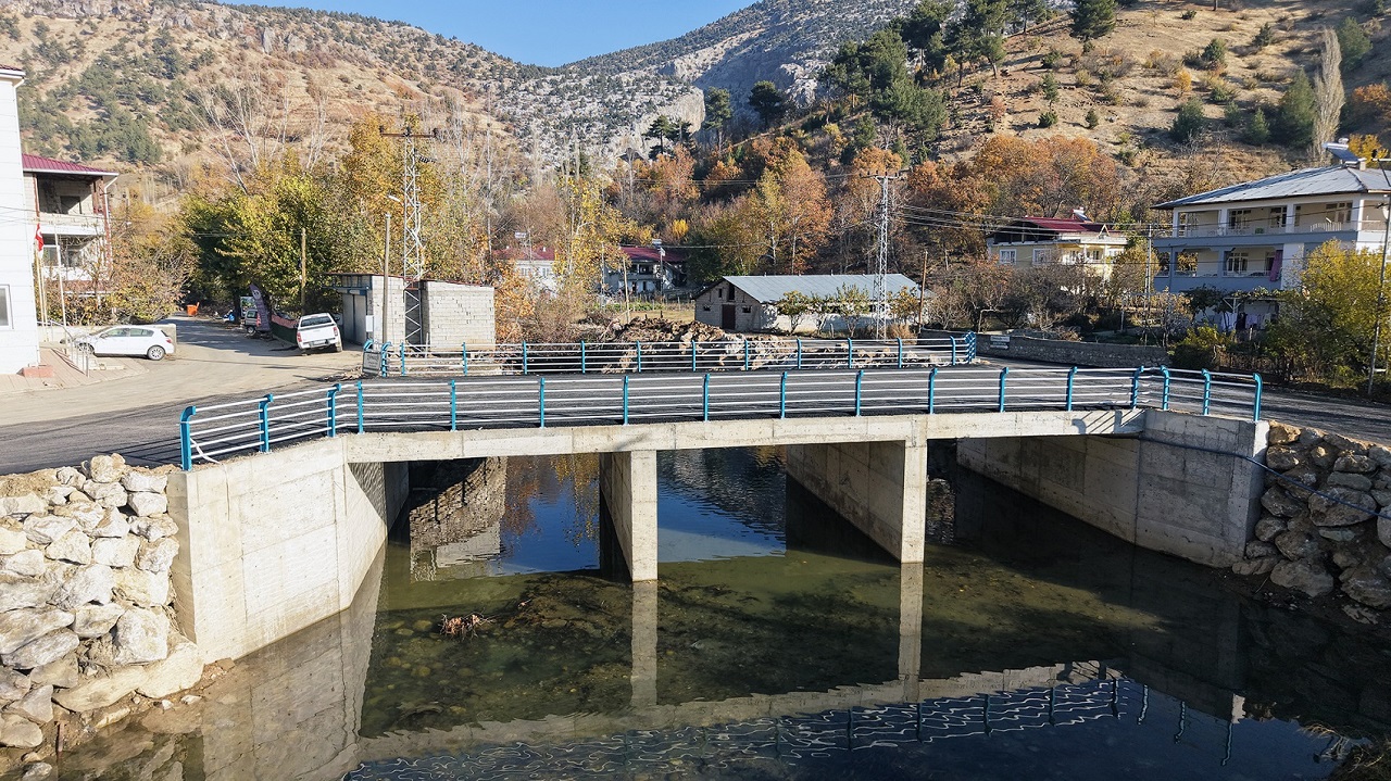 Büyükşehir, Döngel’in Yeni Köprüsünü Ulaşıma Açtı