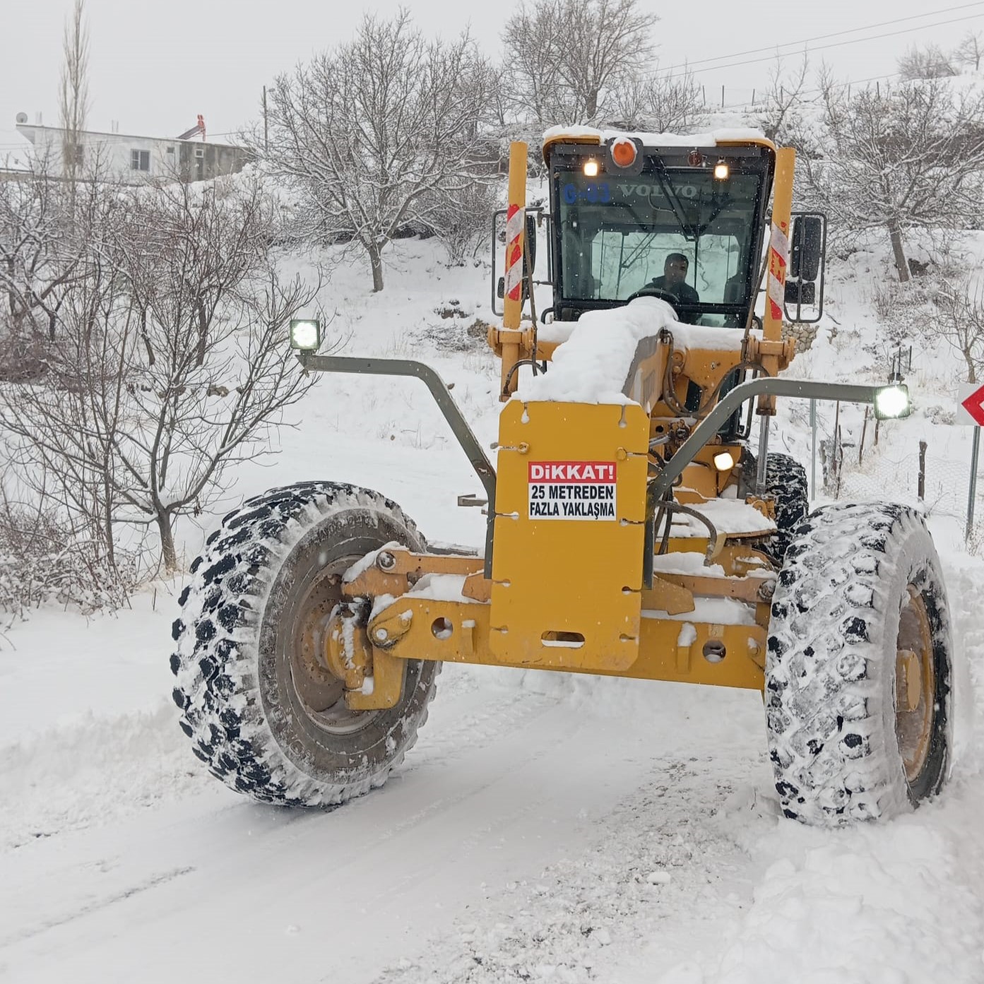 Kuzey İlçelerde Karla Mücadele Aralıksız Sürüyor