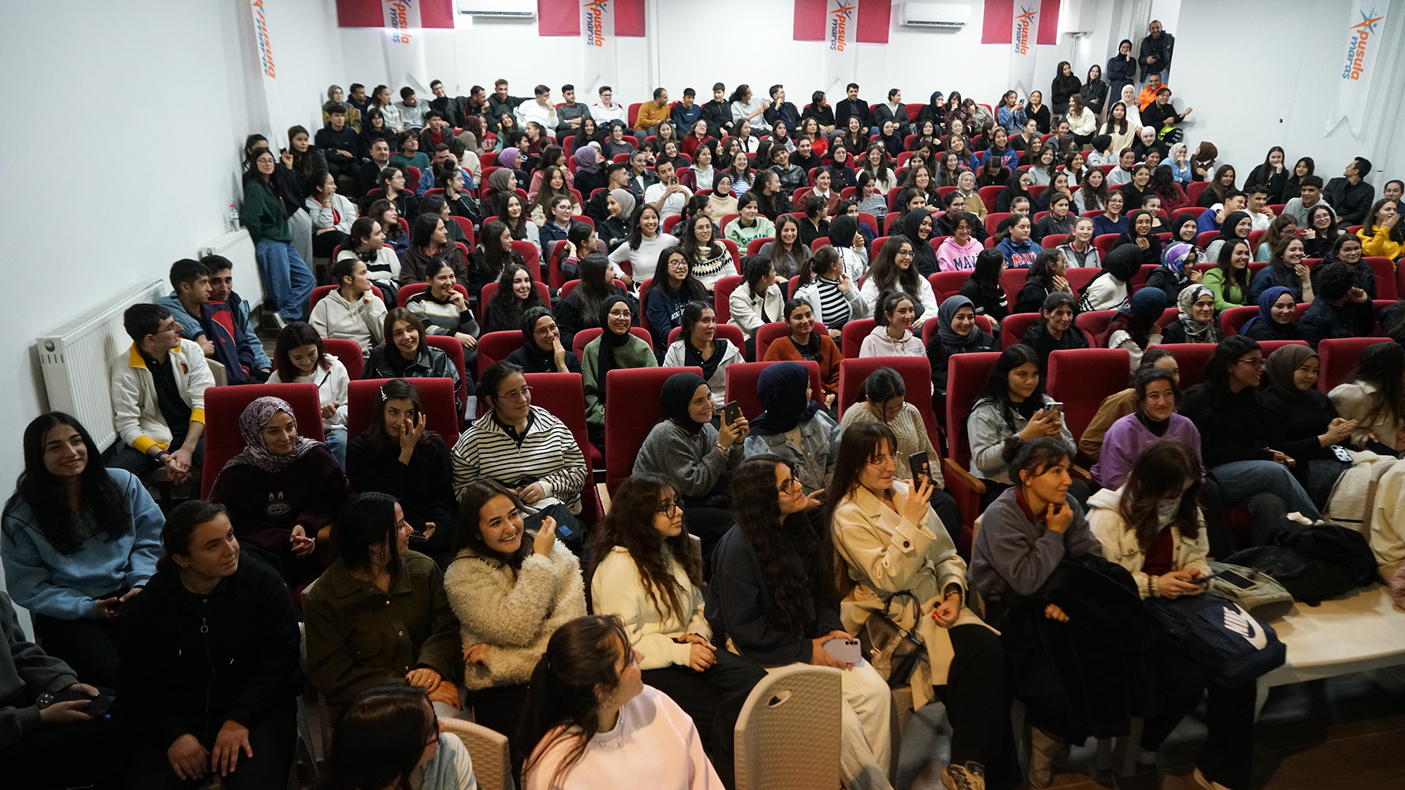 Pusula Maraş’tan Gençlere Sınav Yolculuğunda Destek; Gri Koç Bu Kez Pazarcık’ta