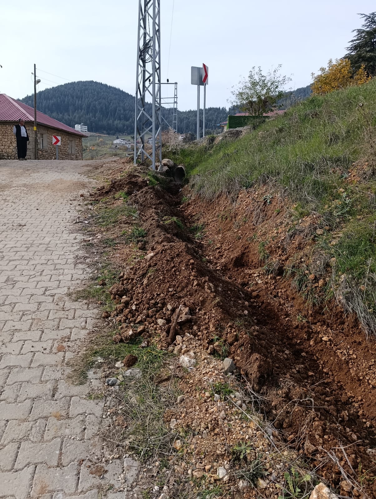 Onikişubat Belediyesi’nden 17 kırsal mahallede 26 farklı noktada yoğun hizmet mesaisi