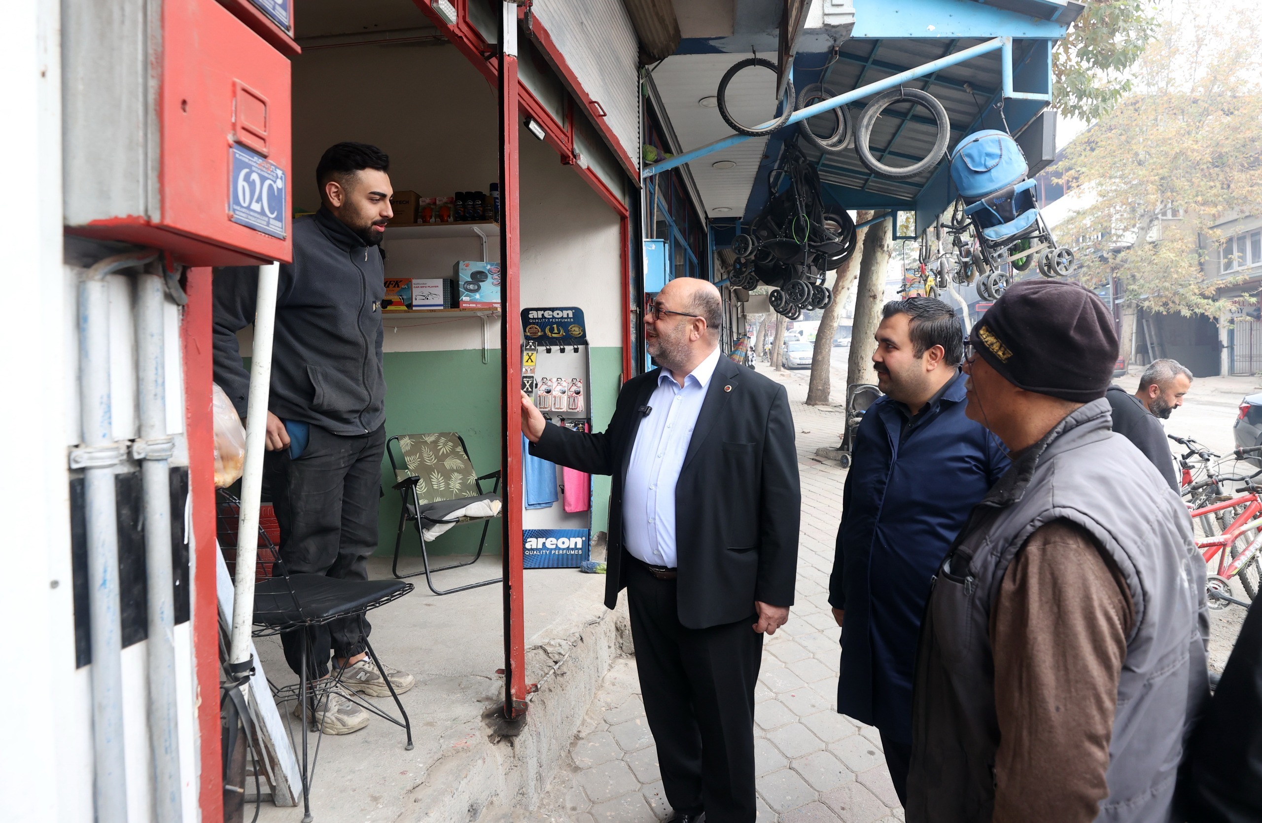 Başkan Akpınar’dan Sakarya Çarşısında Esnaf Ziyareti