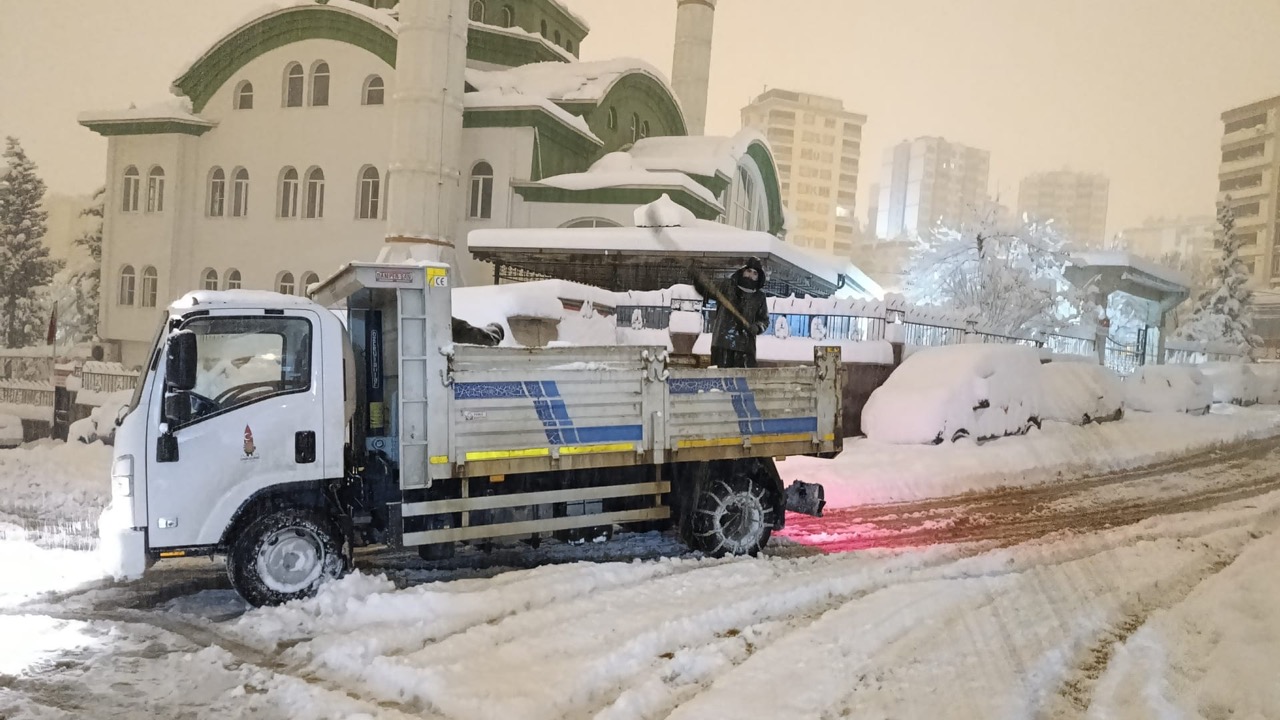 Beyaz esarete geçit yok: Onikişubat Belediyesi ikinci günde de teyakkuzda