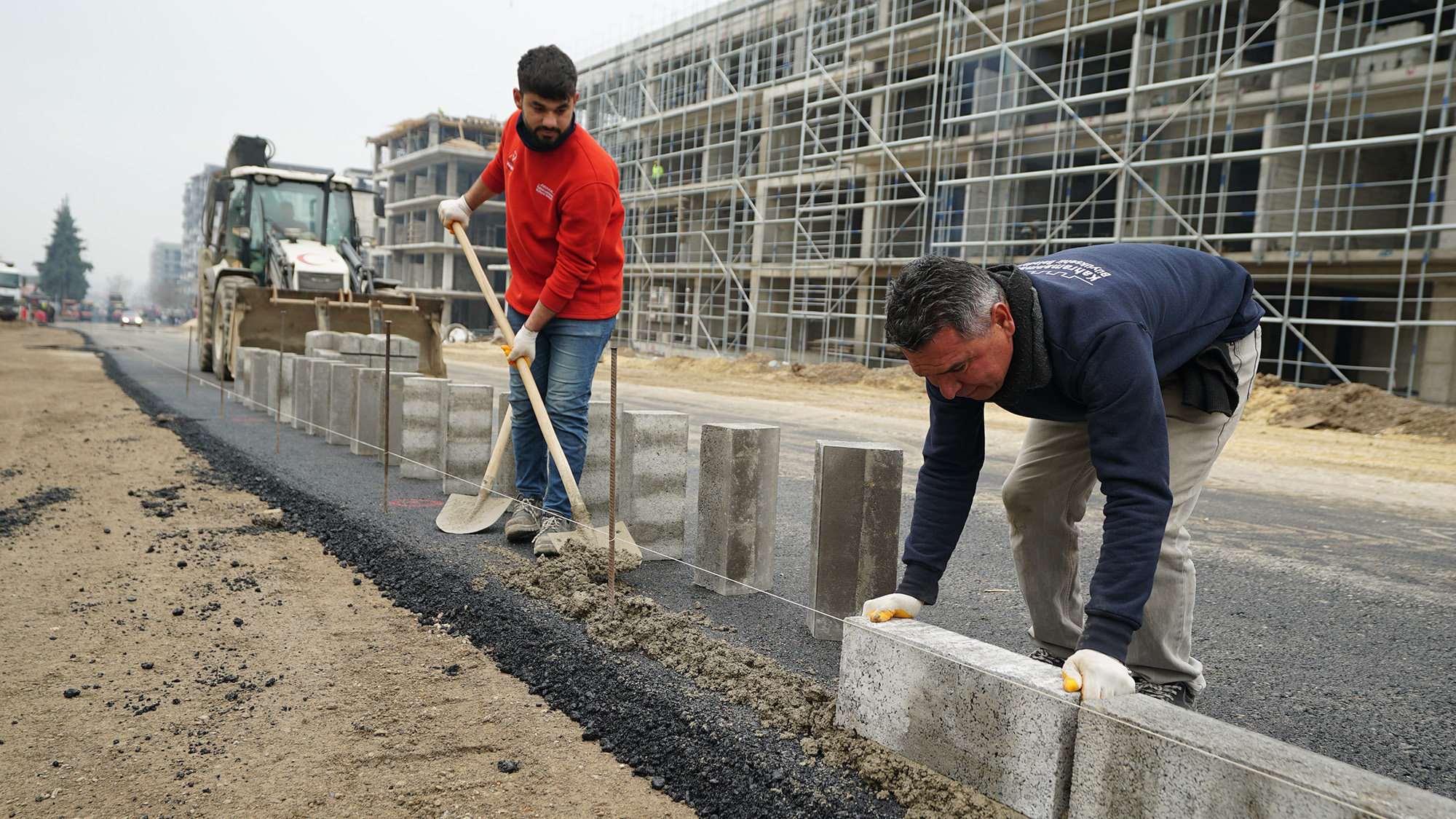 Azerbaycan Bulvarı’nda Altyapısı Tamamlanan Kısmın Üstyapısı Yenileniyor