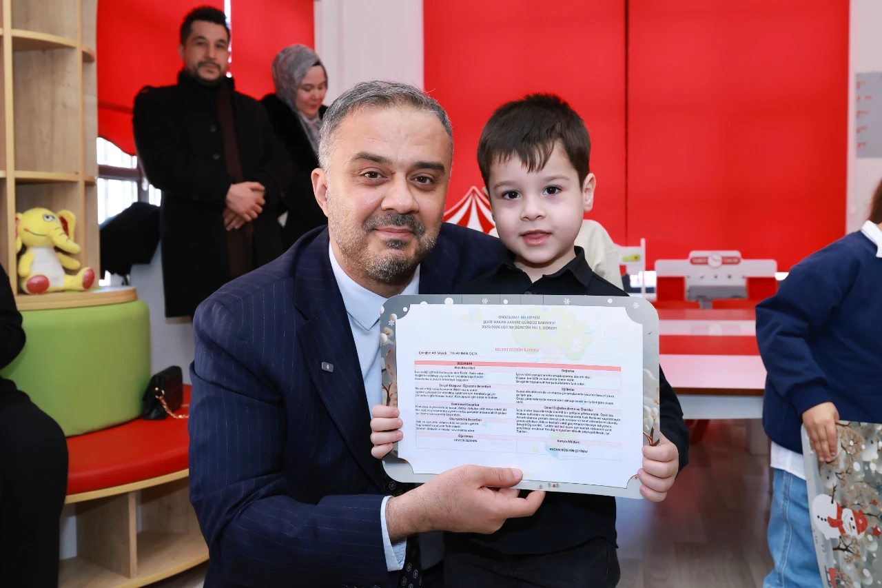 Başkan Toptaş’a Karne Gününde Miniklerden Doğum Günü Sürprizi! (5)