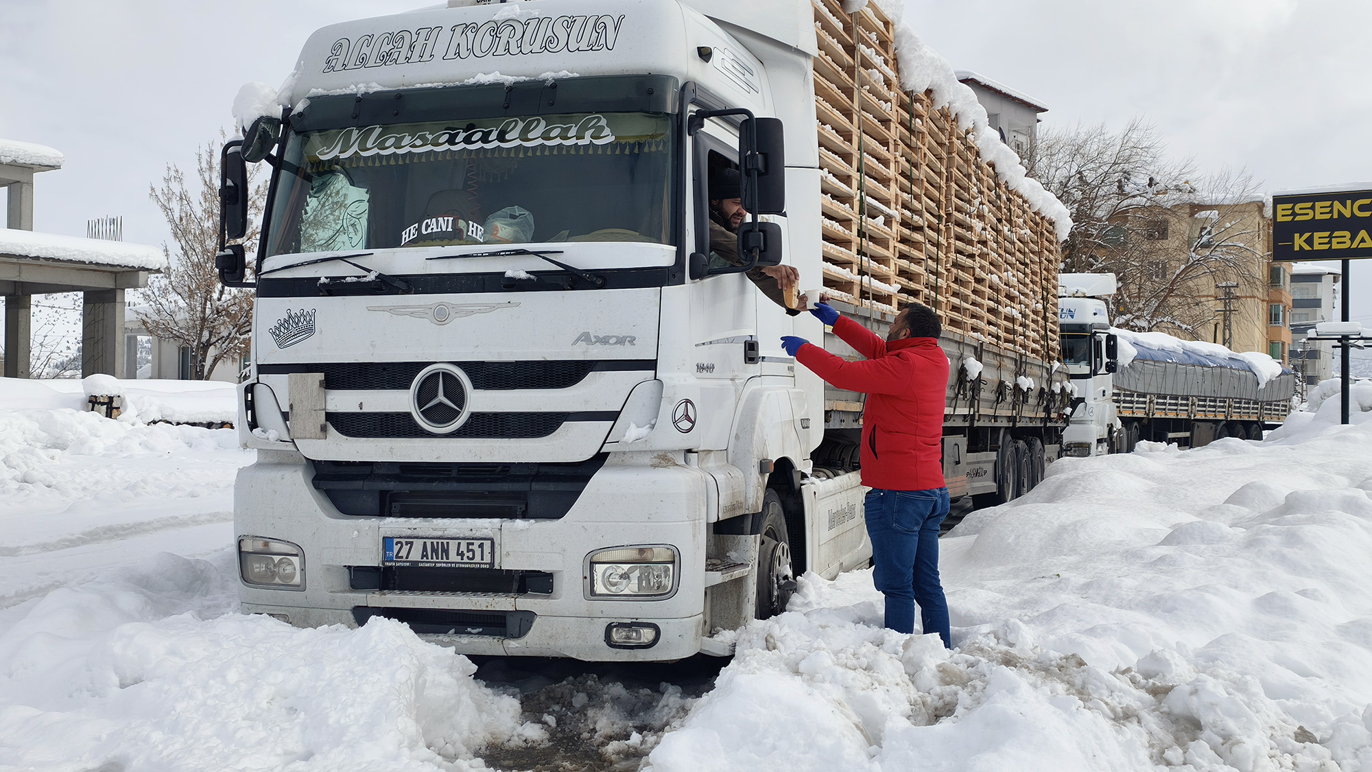 Eksi 10 Derecede Gönülleri Isıtan Dayanışma