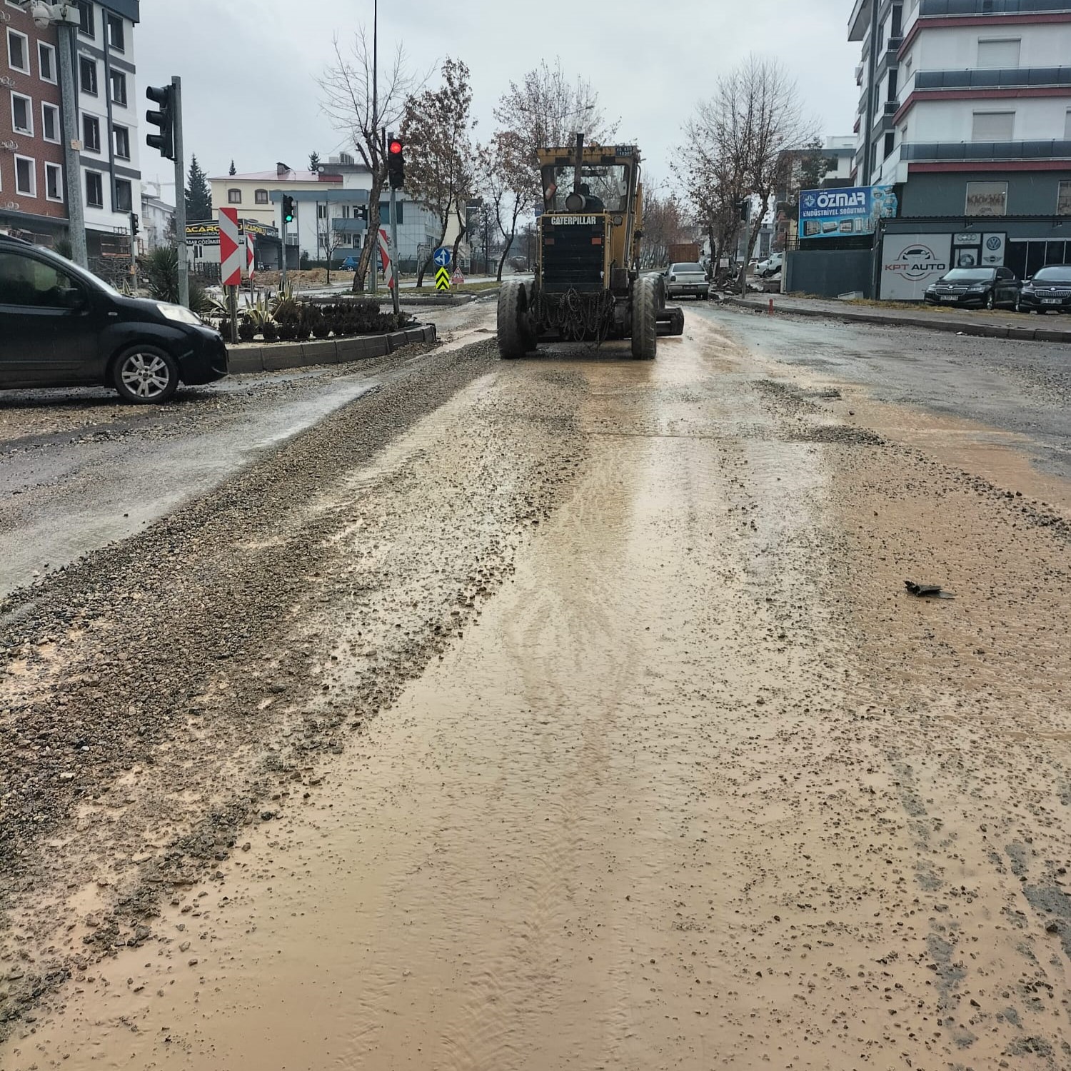 Büyükşehir’den Yağış Sonrası Yollardaki Bozulmalara Hızlı Müdahale