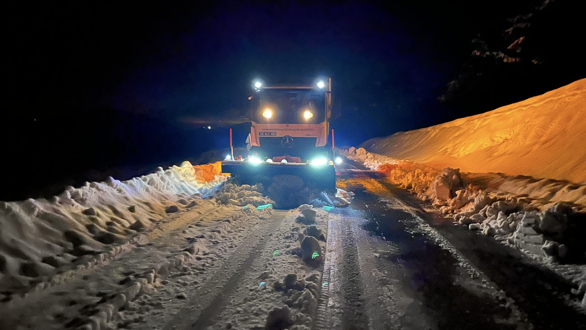 Büyükşehir’den Şehir Genelinde Kış Şartlarıyla Etkin Mücadele