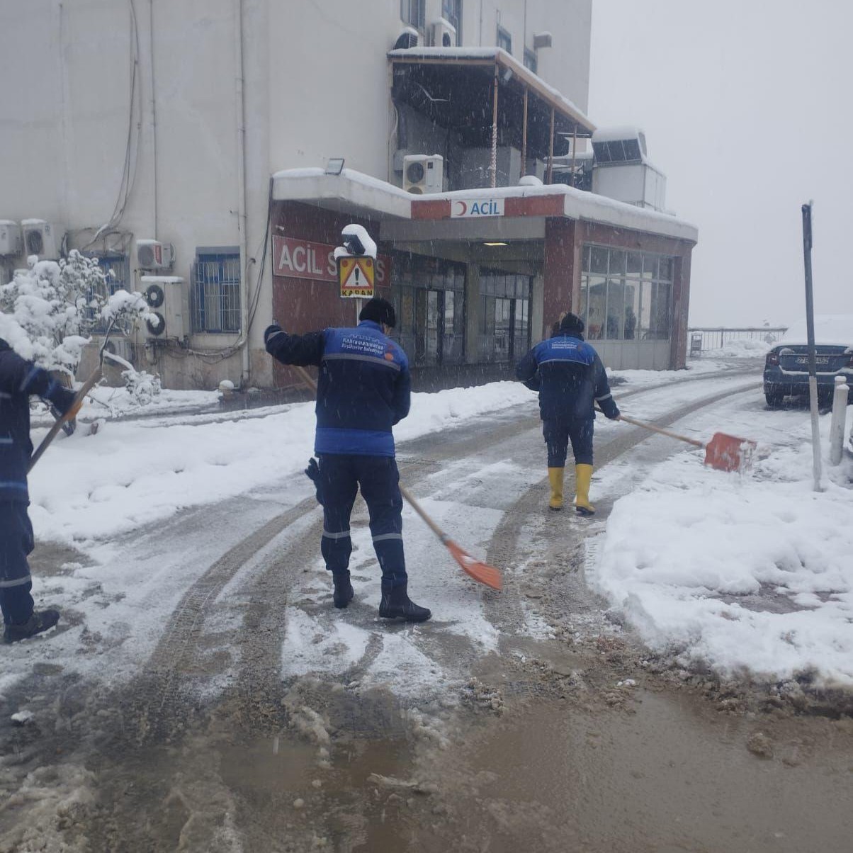 Kar Yağışı Sonrası Yürüyüş Yollarında Güvenlik İçin Büyükşehir Sahada