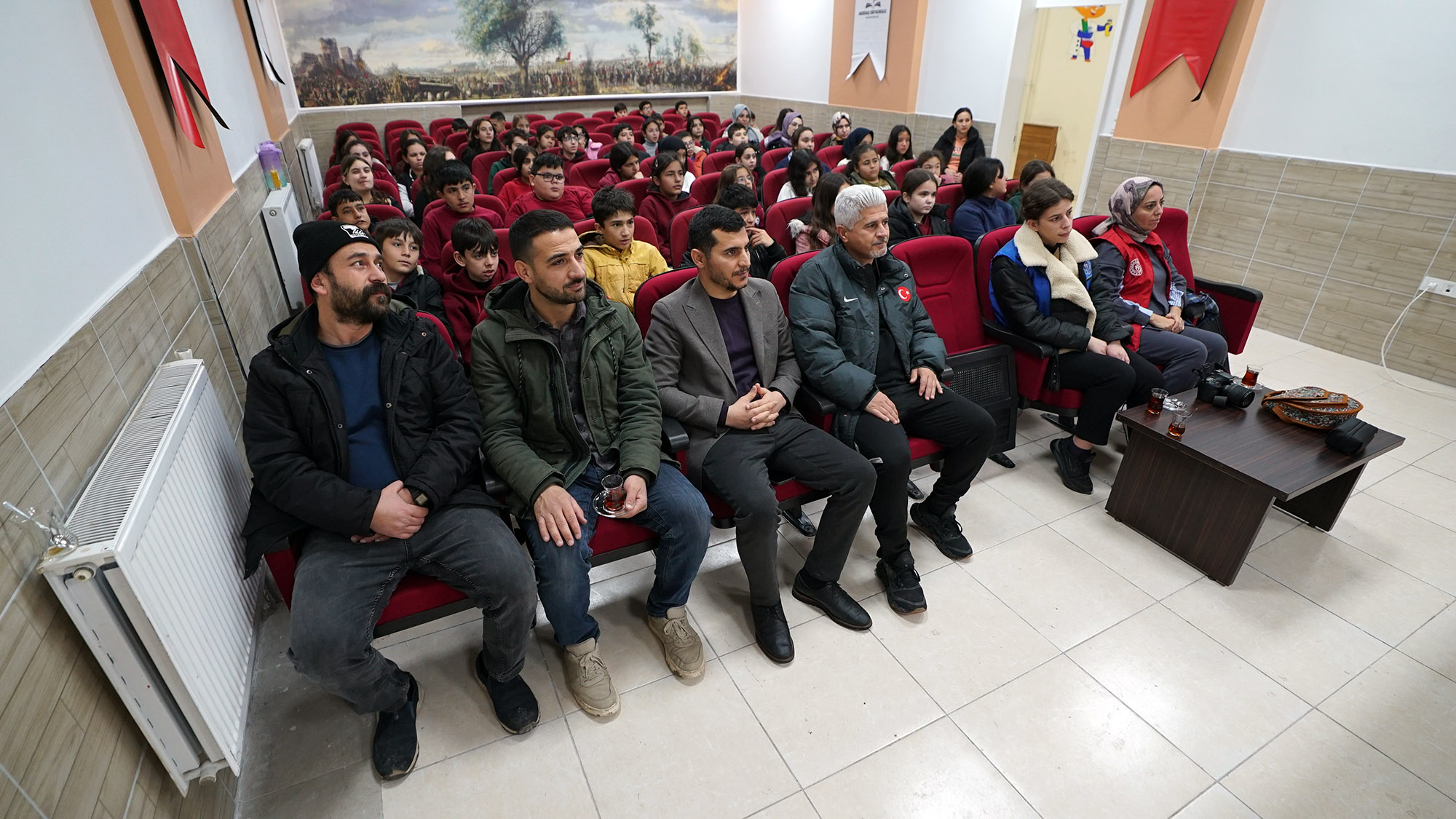 Şampiyon Sporcu Fatma Gül Güler, Gençlerle Deneyimlerini Paylaştı