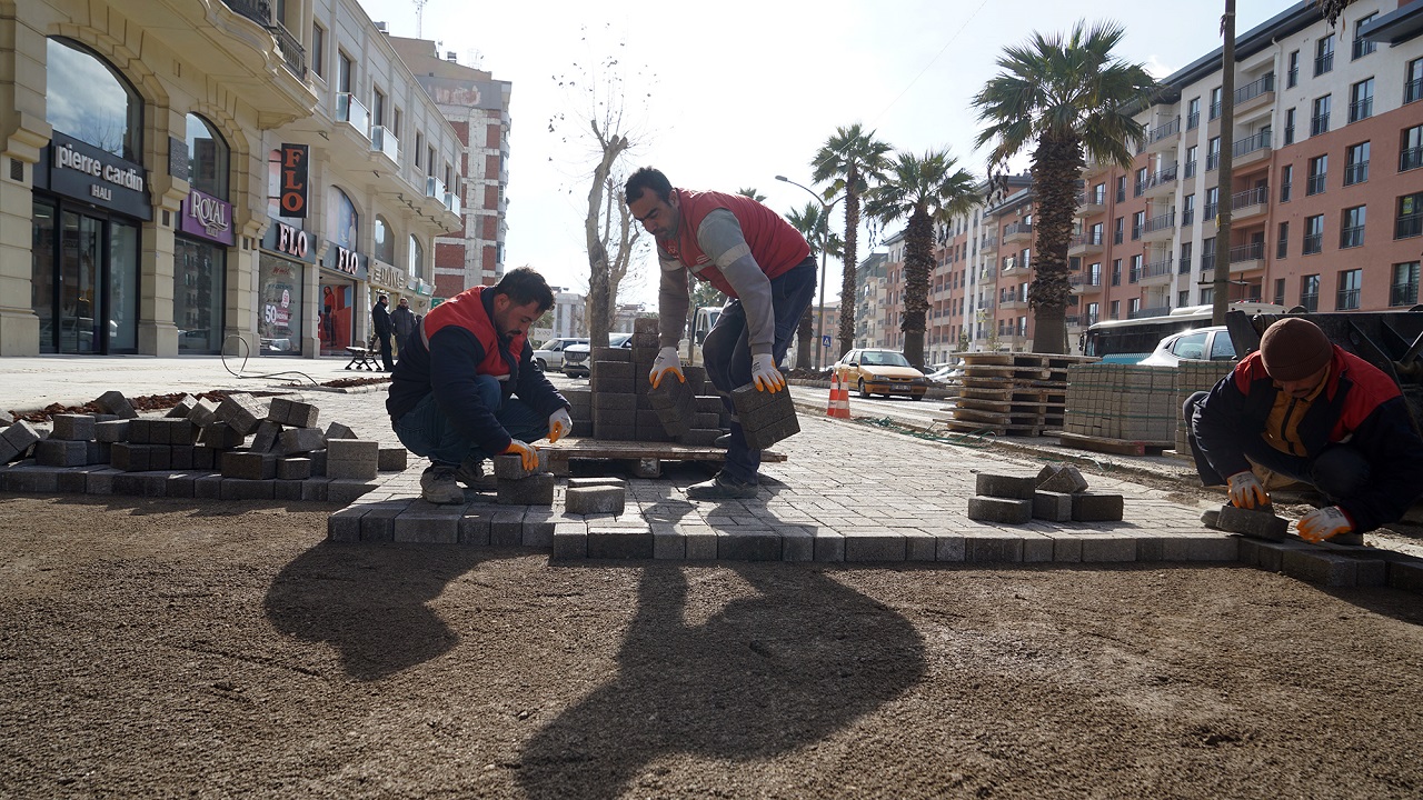 Trabzon Bulvarı’nda Altyapısı Tamamlanan Kısımlarda Üstyapıya Başlandı