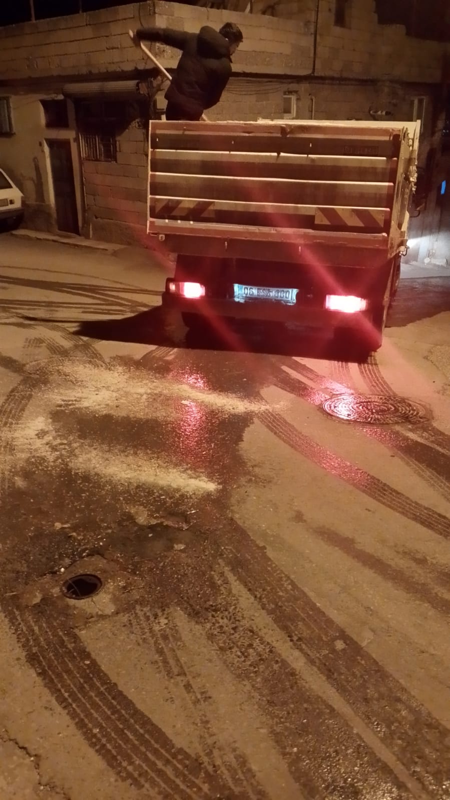 Onikişubat Belediyesi’nden don ve buzlanmaya karşı erken müdahale