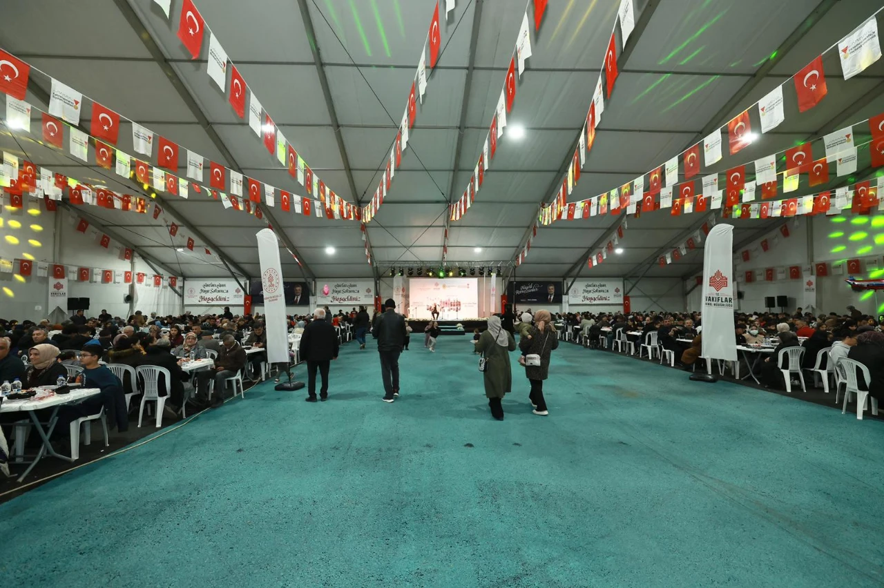 Başkan Toptaş, Ramazan’ın Bereketini Vatandaşlarla Paylaştı (9)