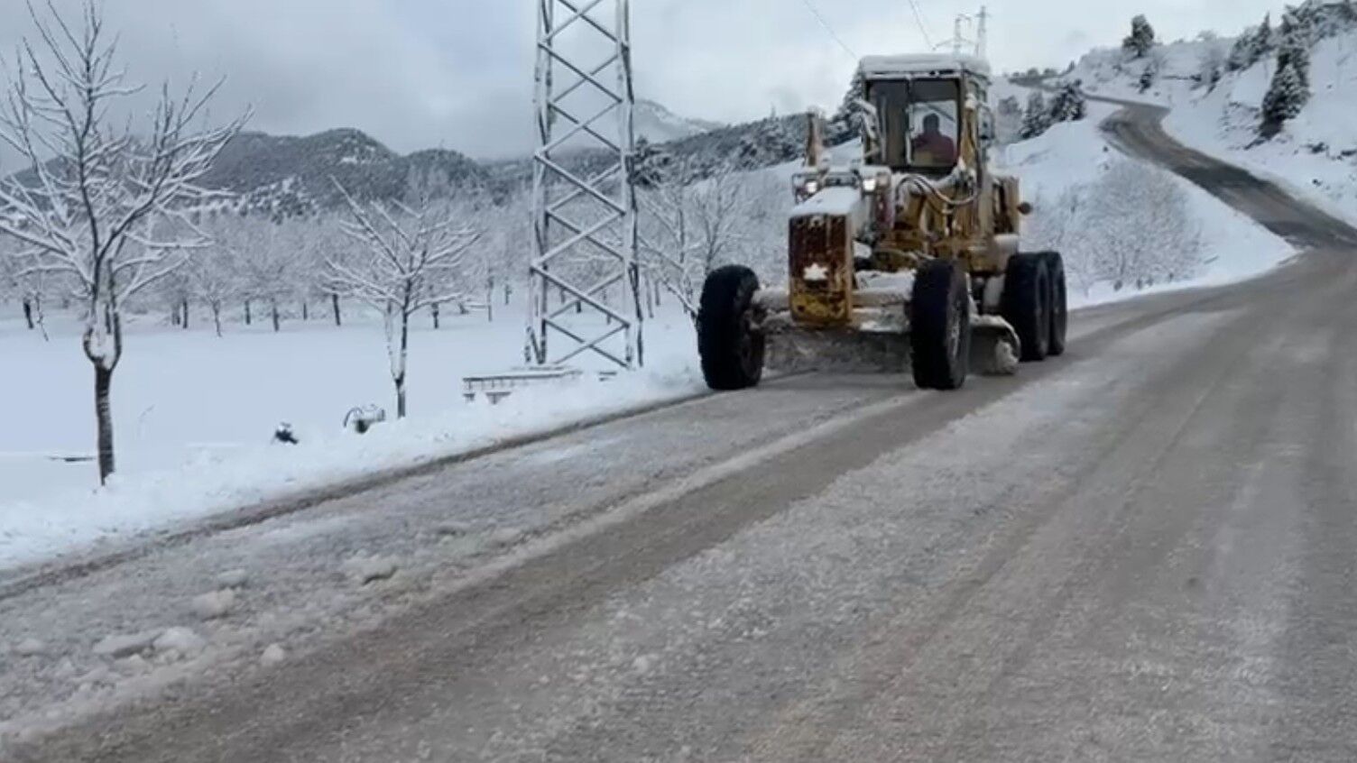 İlçelerde Kar Temizliği İçin Büyükşehir Sahada