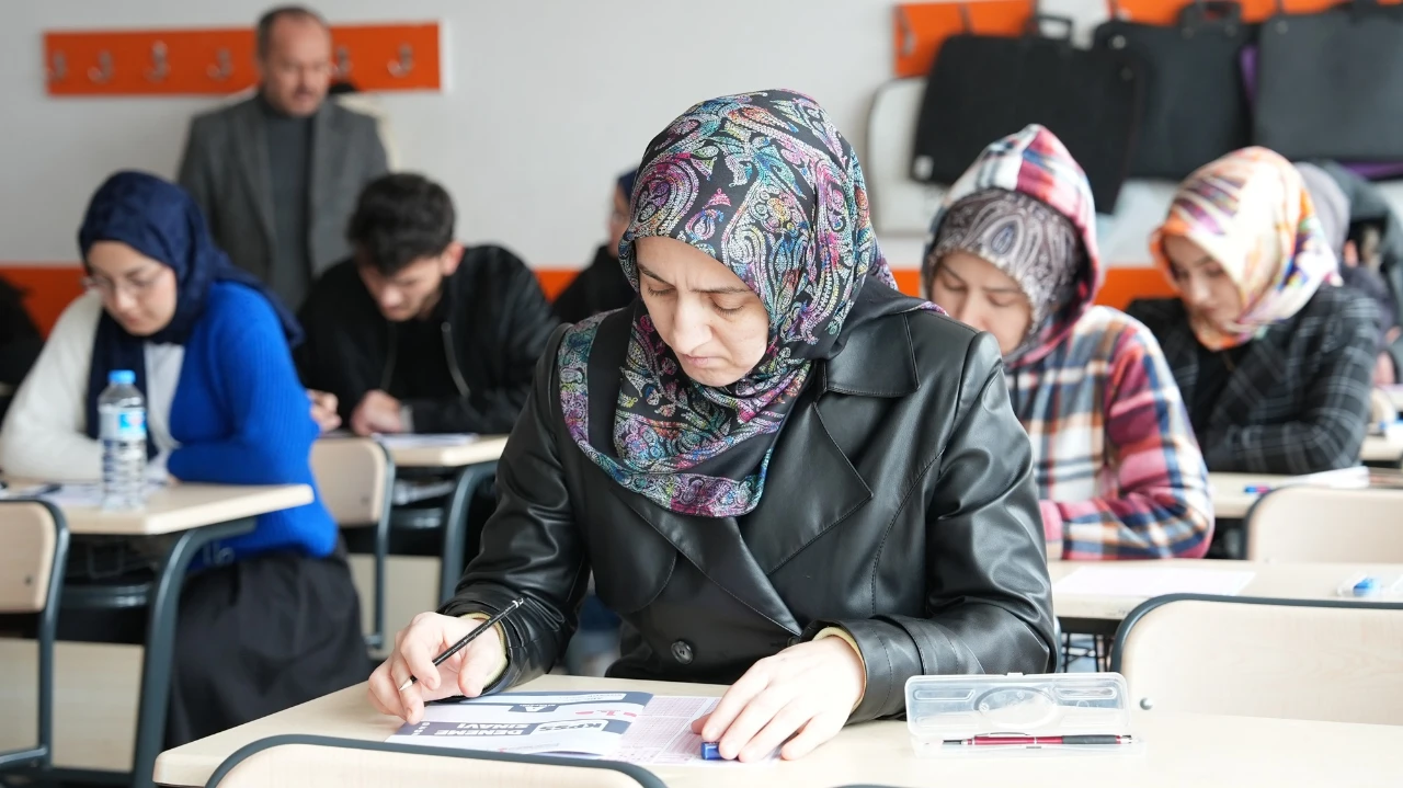 Kahramanmaraş'ta Kpss Hazırlığına Ücretsiz Katkı (4)