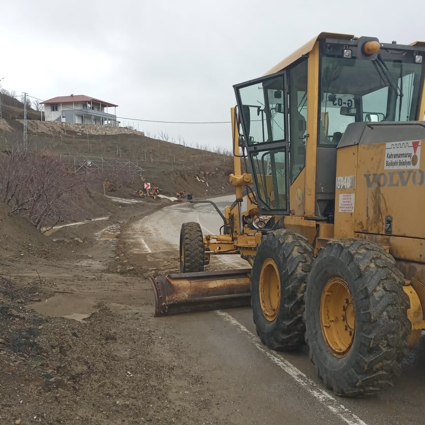 Büyükşehir, Kuzey İlçelerde de Yağışlara Karşı Mücadelesini Sürdürüyor