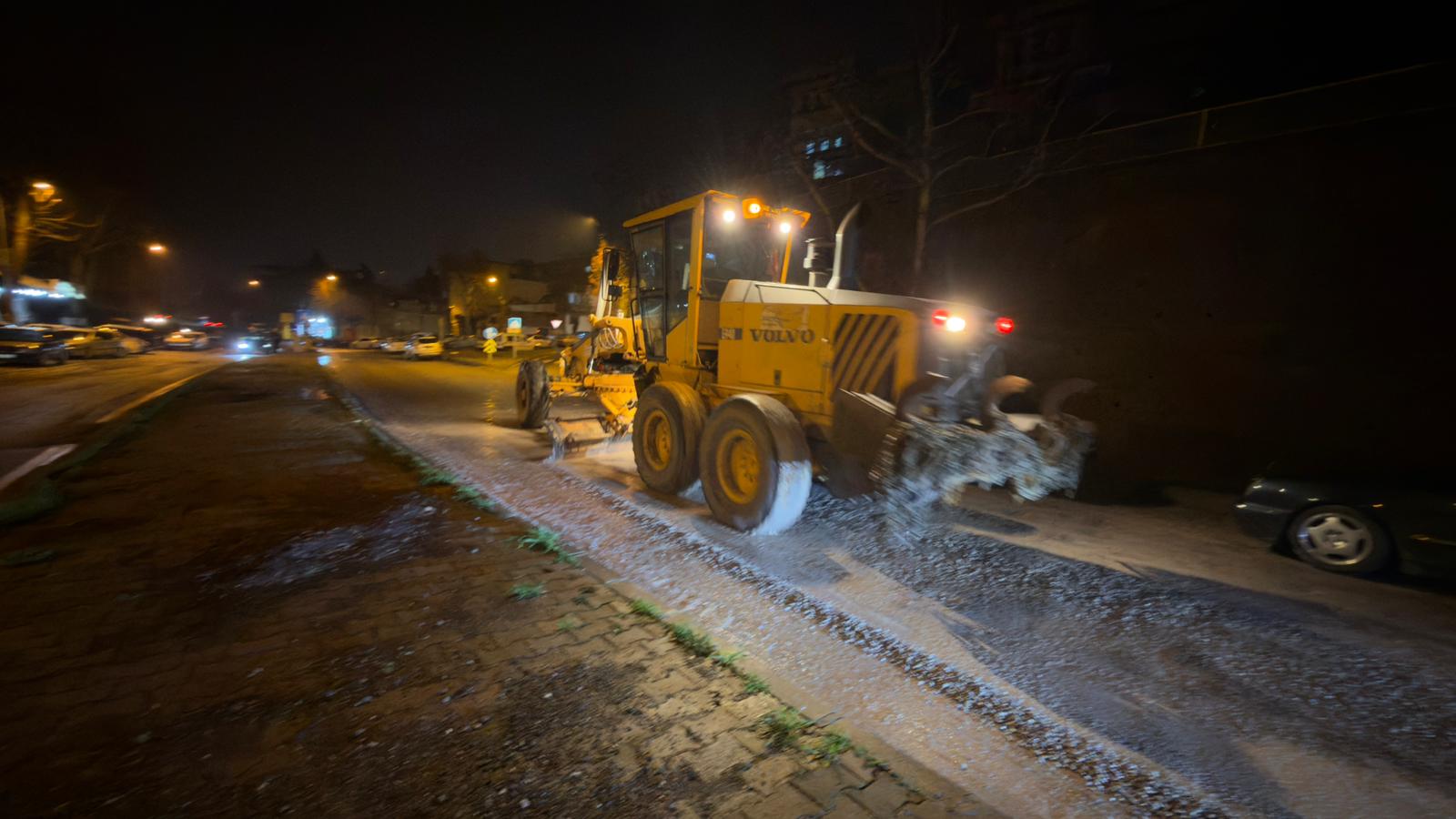 Yağışların Arterlerde Oluşturduğu Tahribatlar Hızla Gideriliyor