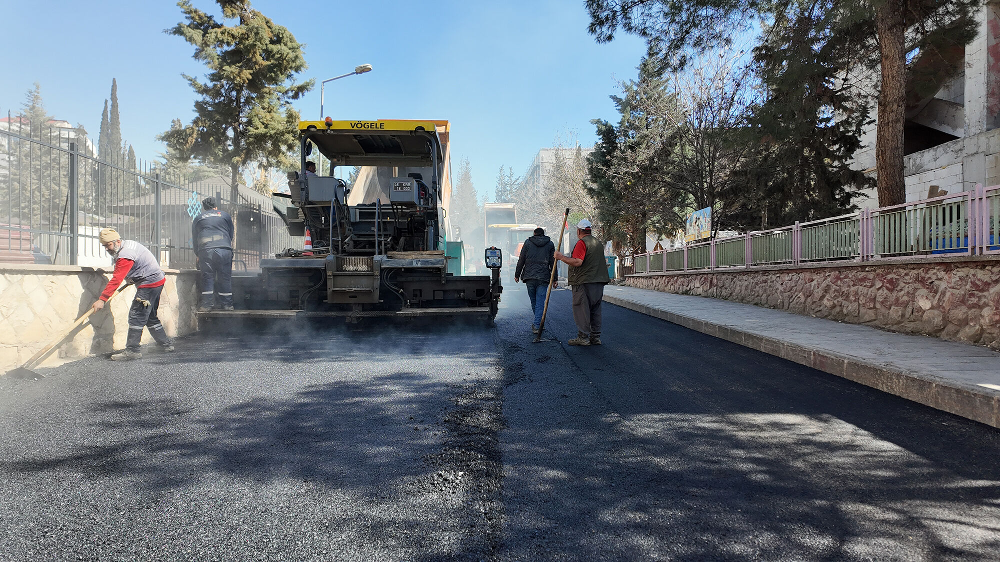 Büyükşehir, Dulkadiroğlu’nda Yol Yenilemelerini Sürdürüyor