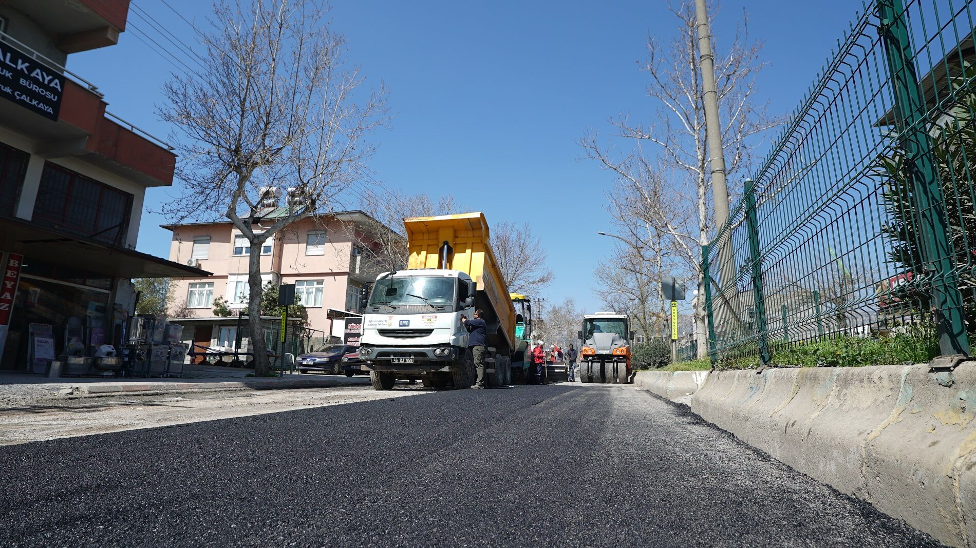 Şehirde Asfalt Mesaisi Sürüyor