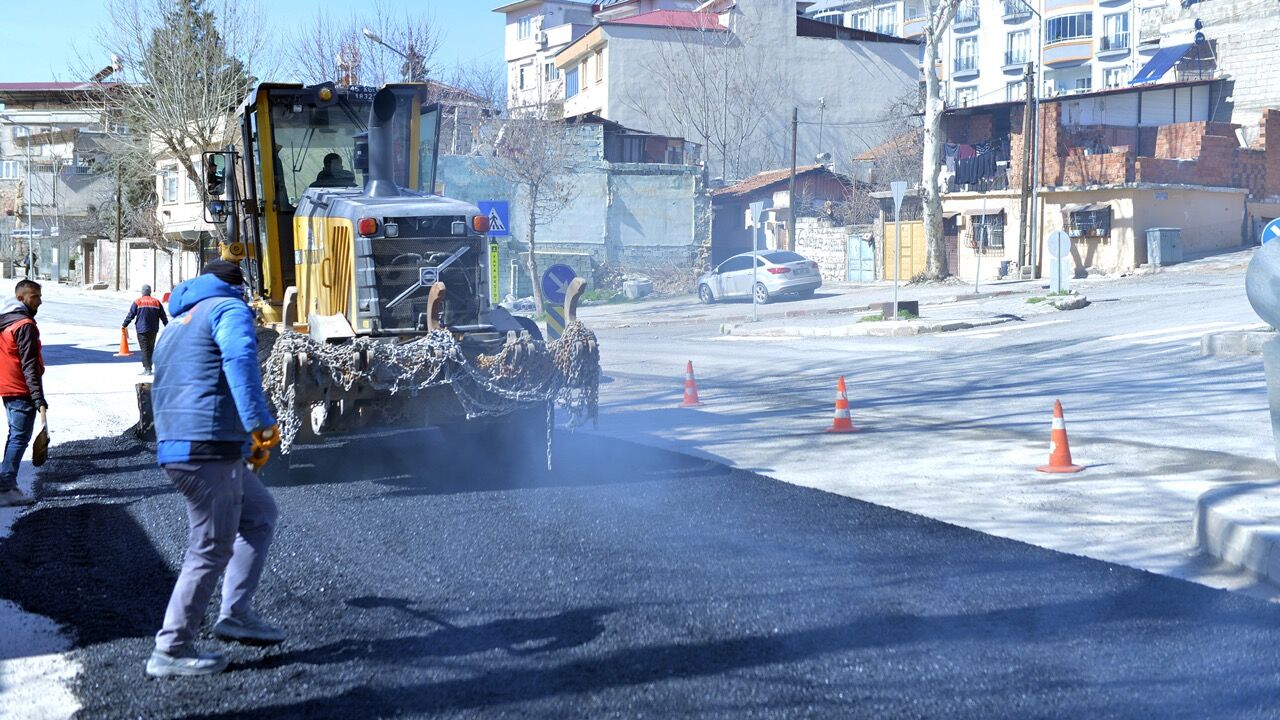 Dulkadiroğlu’nda Sürüş Konforu İçin Büyükşehir’den Durmaksızın Müdahale