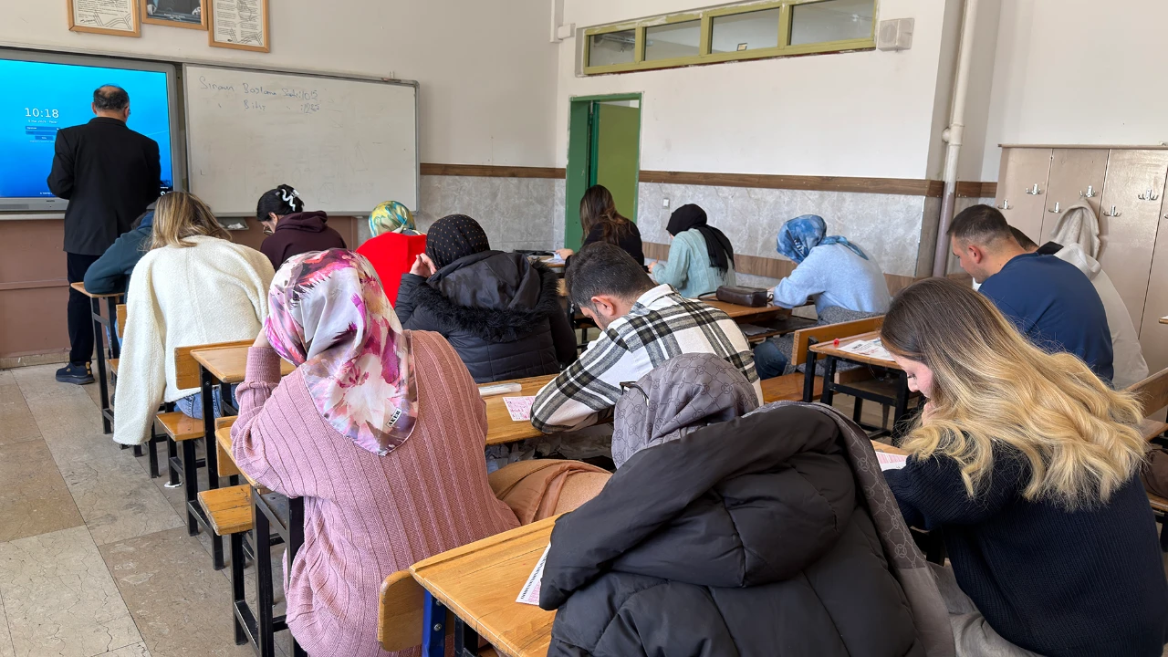 Kahramanmaraş’ta 7 Bin Genç Aynı Anda Deneme Sınavına Girdi (3)