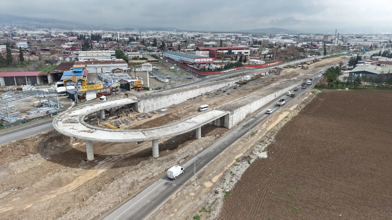 Kahramanmaraş’ta Dev Ulaşım Yatırımı Yükseliyor! Sanayi Kavşağı’nda Sona Yaklaşıldı (3)