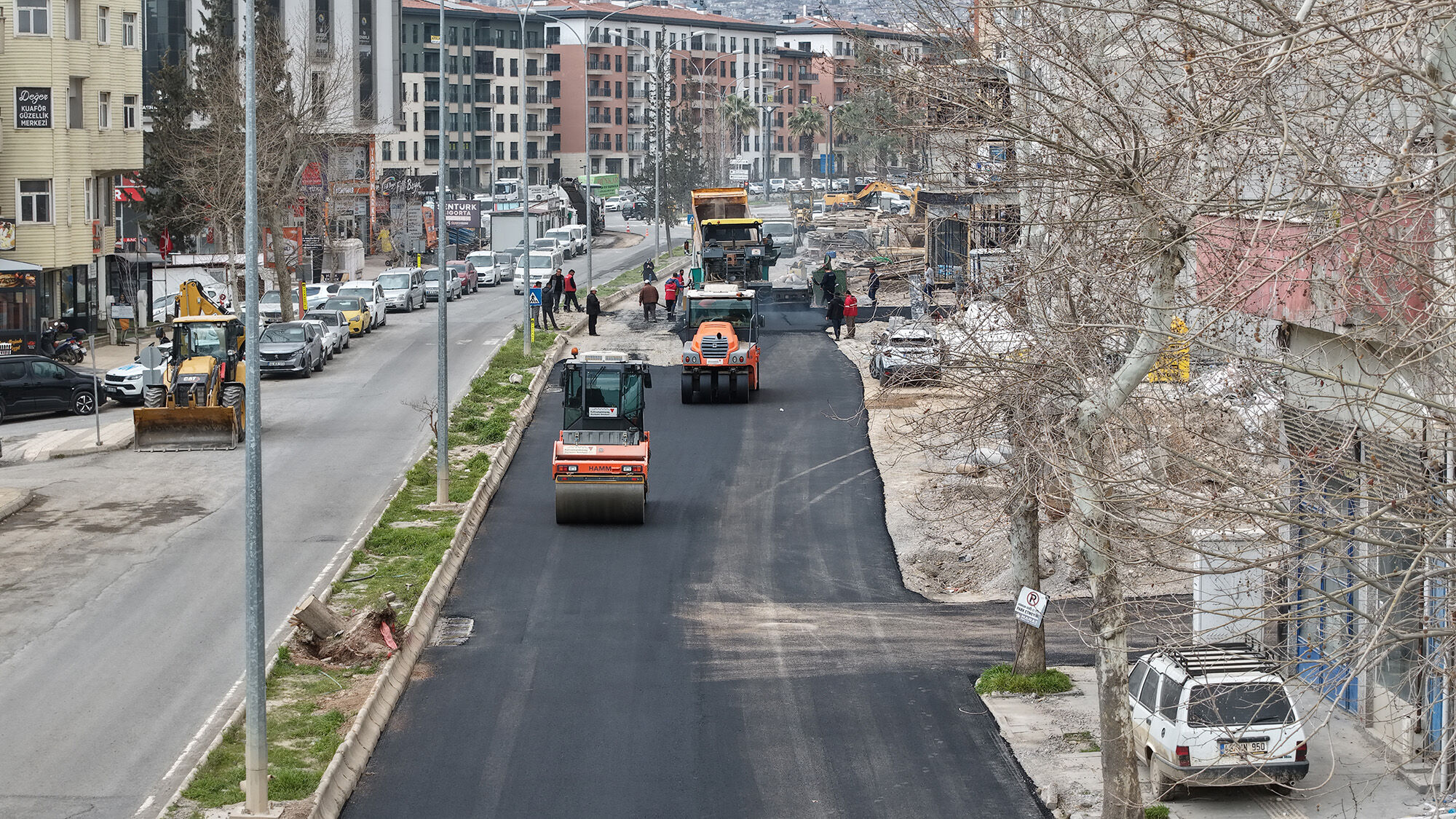 Büyükşehir, Dulkadiroğlu’nda Asfalt Mesaisini Sürdürüyor