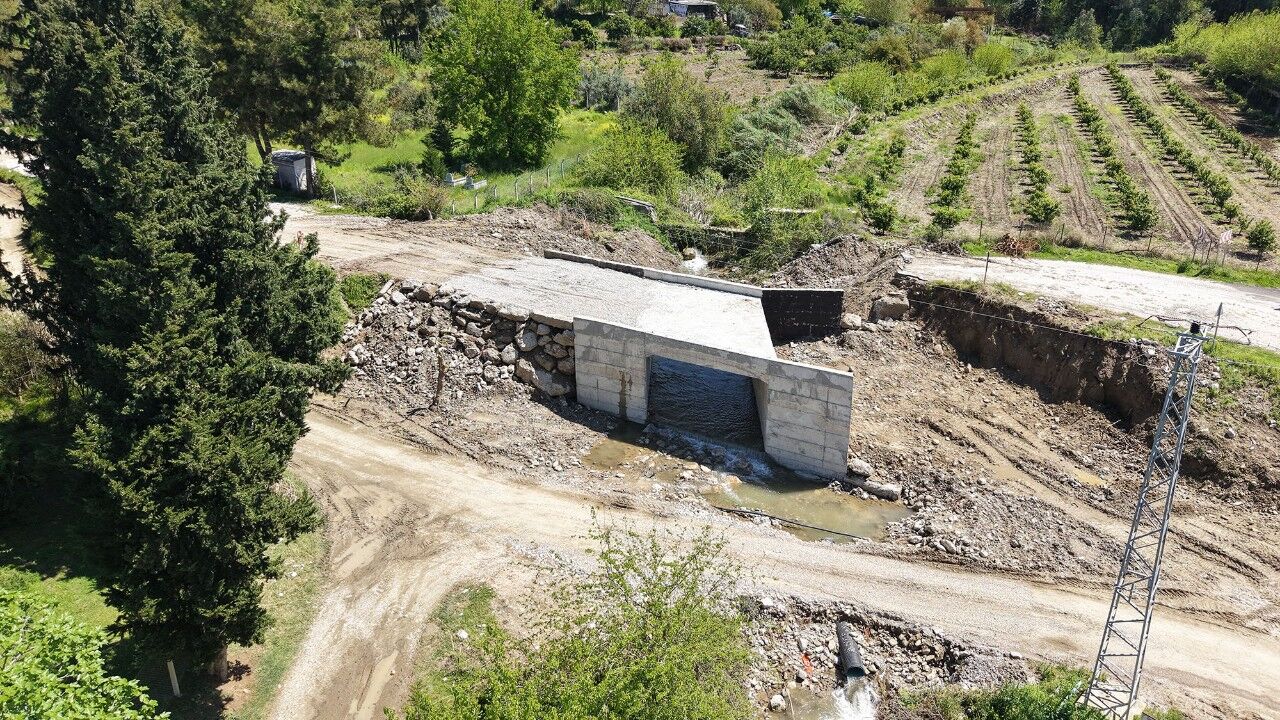 Andırın’da 5 Mahalleye Ulaşım Sağlayan Köprü Menfezde Sona Gelindi