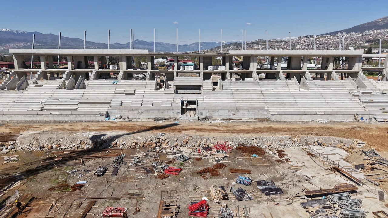 Kahramanmaraş'ın 2 Milyar Tl'lik Yeni Stadyumu Yükseliyor! (11)