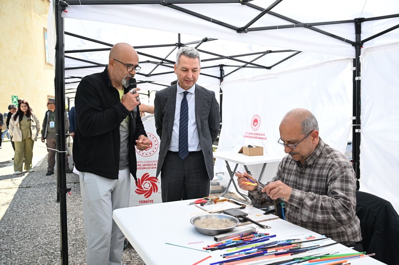Rektör Okumuş, Yeşil Kampüs Festivalinde Stantları İnceledi
