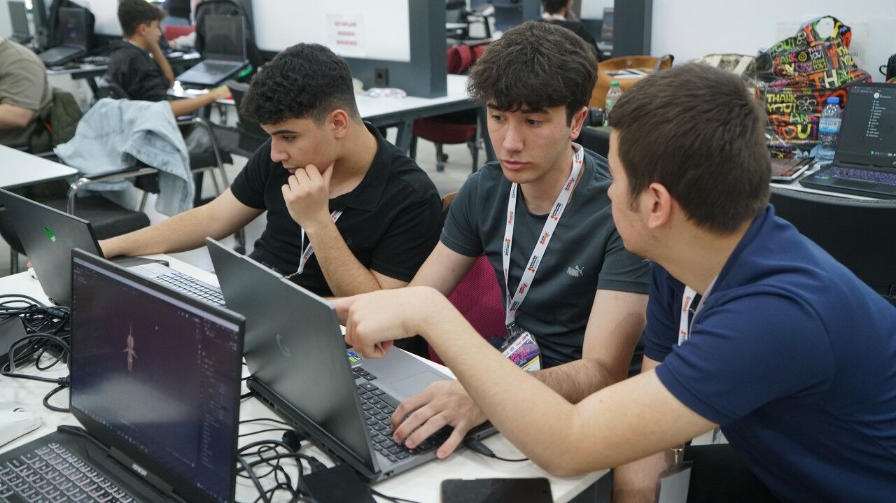 Pusula Maraş, Oyun Dünyasının Genç Yeteneklerini Bir Araya Getirdi; Game Jam Başladı