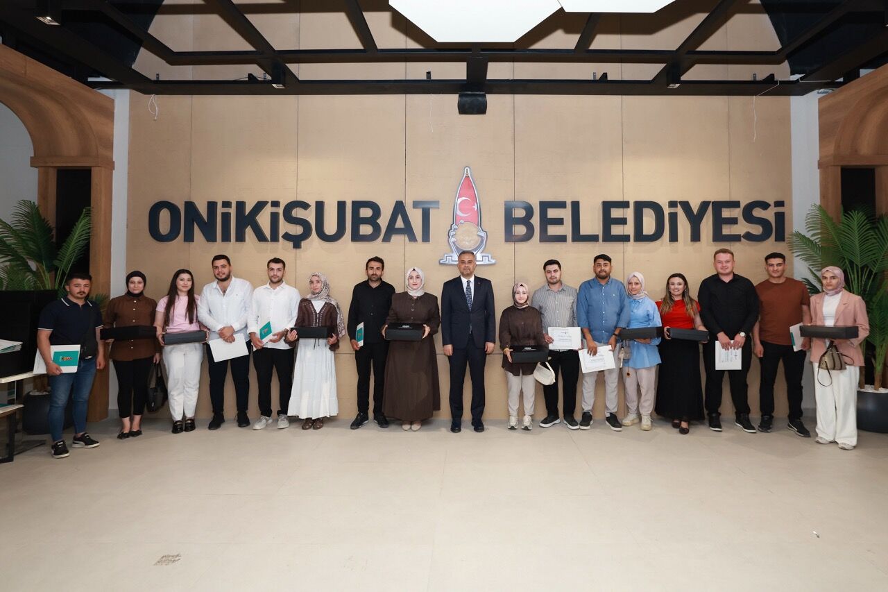 Onikişubat'ta Evlilik Okulu'nu Bitiren 50 Çift Sertifikalarını Aldı2