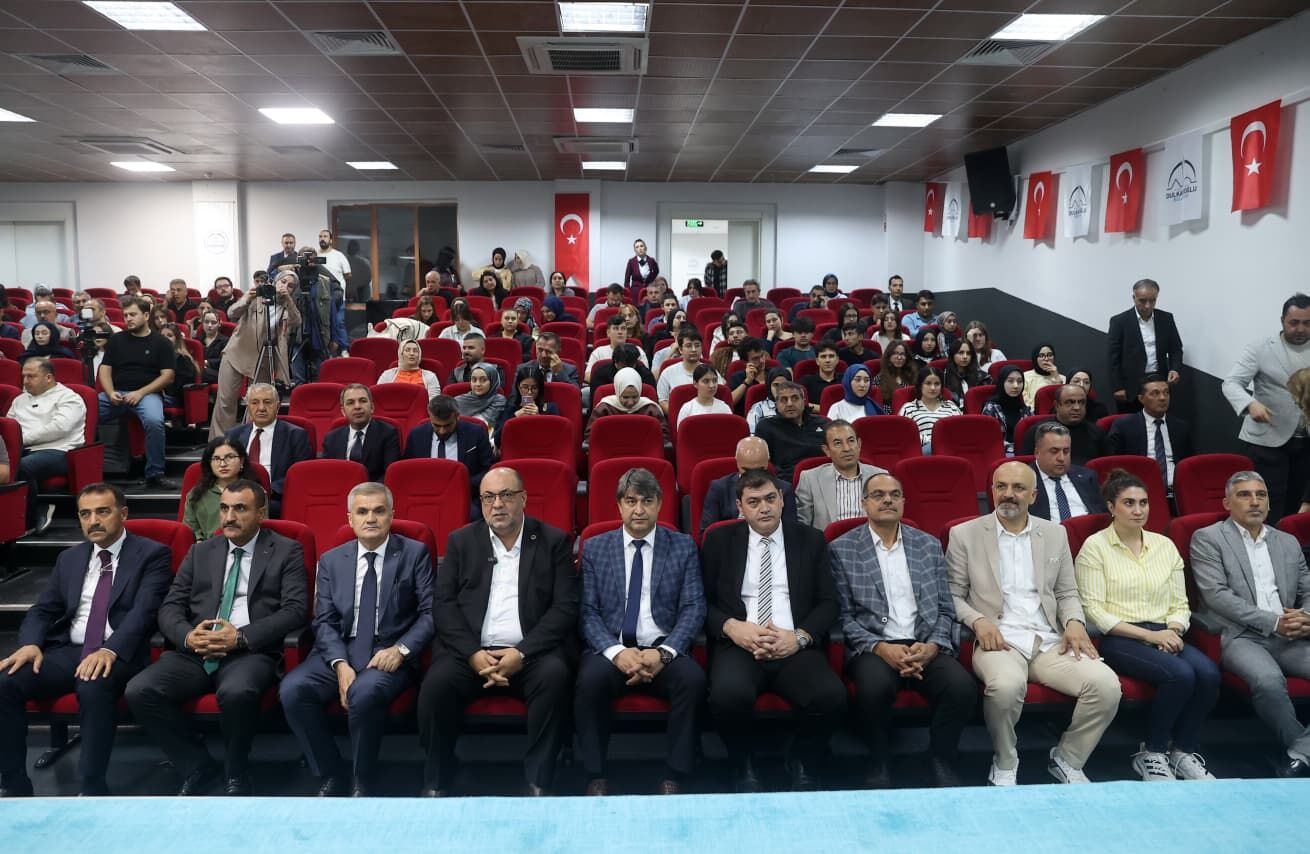 Gençler Kürsüde Ve Eşi̇k Projeleri̇nde Yeni̇ Dönem Başladi (9)