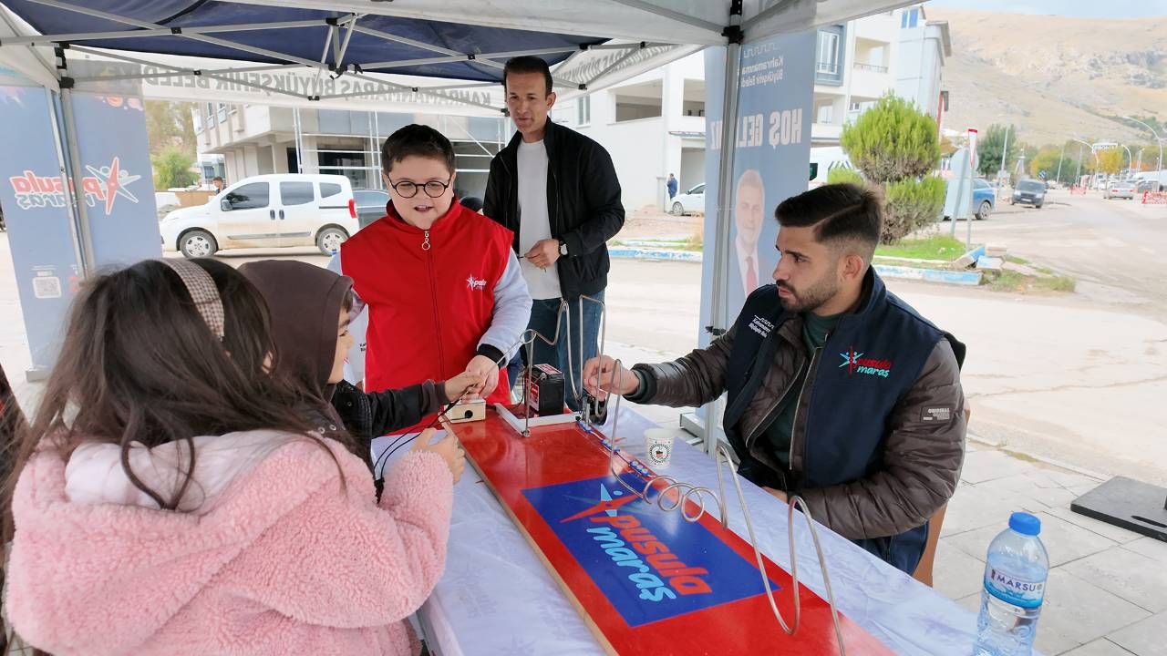 Kahramanmaraş Elbistan'da Bilim Otobüsü Gençlerle Buluştu! (5)